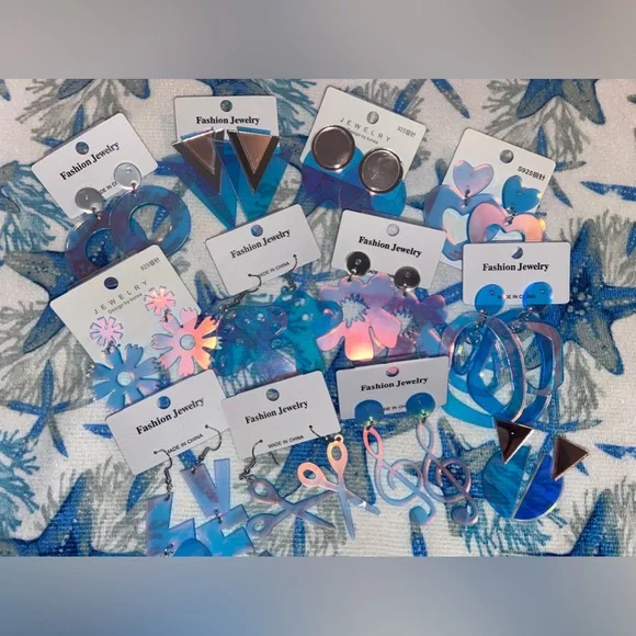 New Earrings- Last But Not Least Cute, Plastic, Shimmering, Lightweight and FUN - Picture 9 of 10